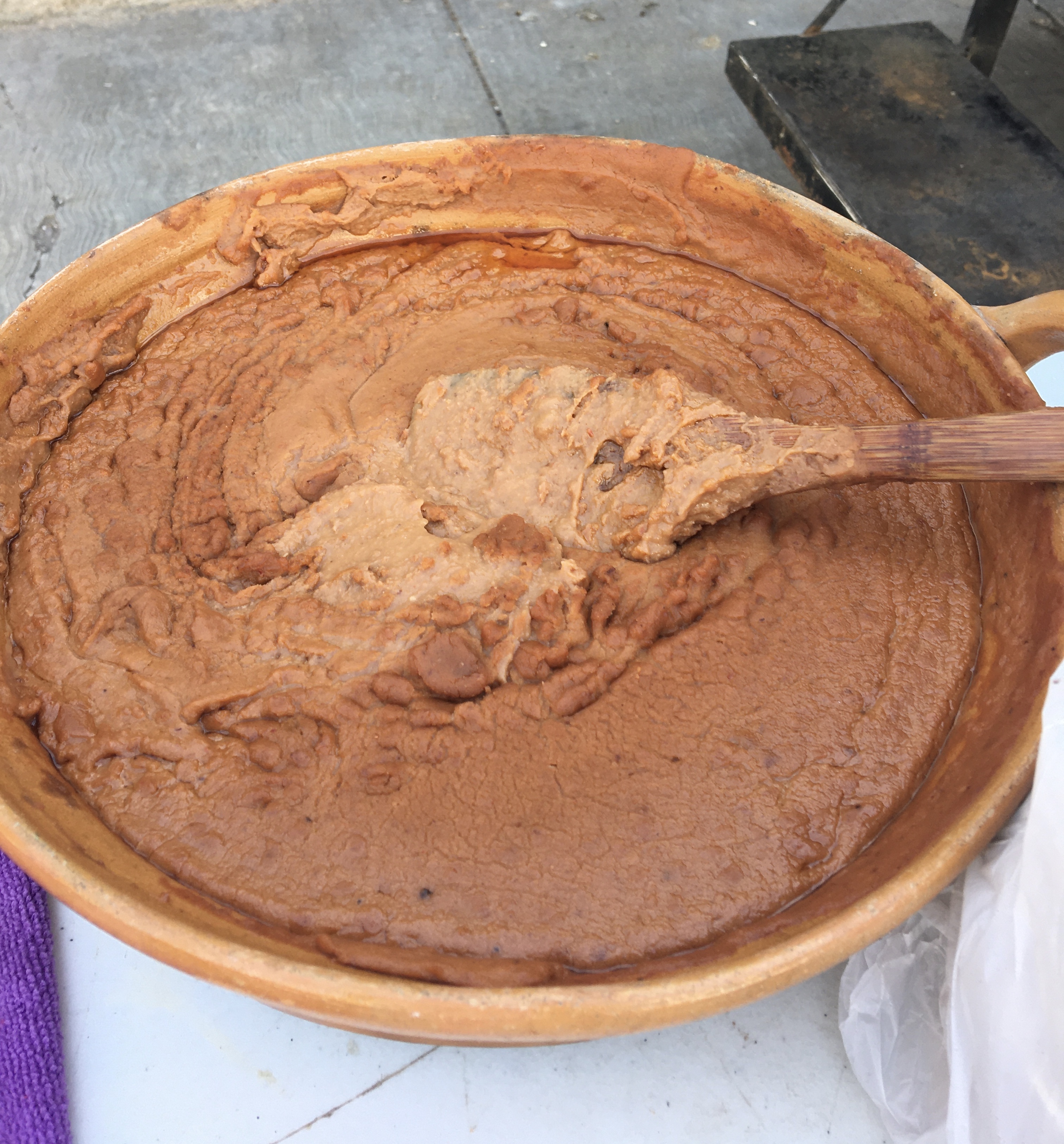 Salvadoran refried bean filling for tamales pisques — smooth frijoles refritos