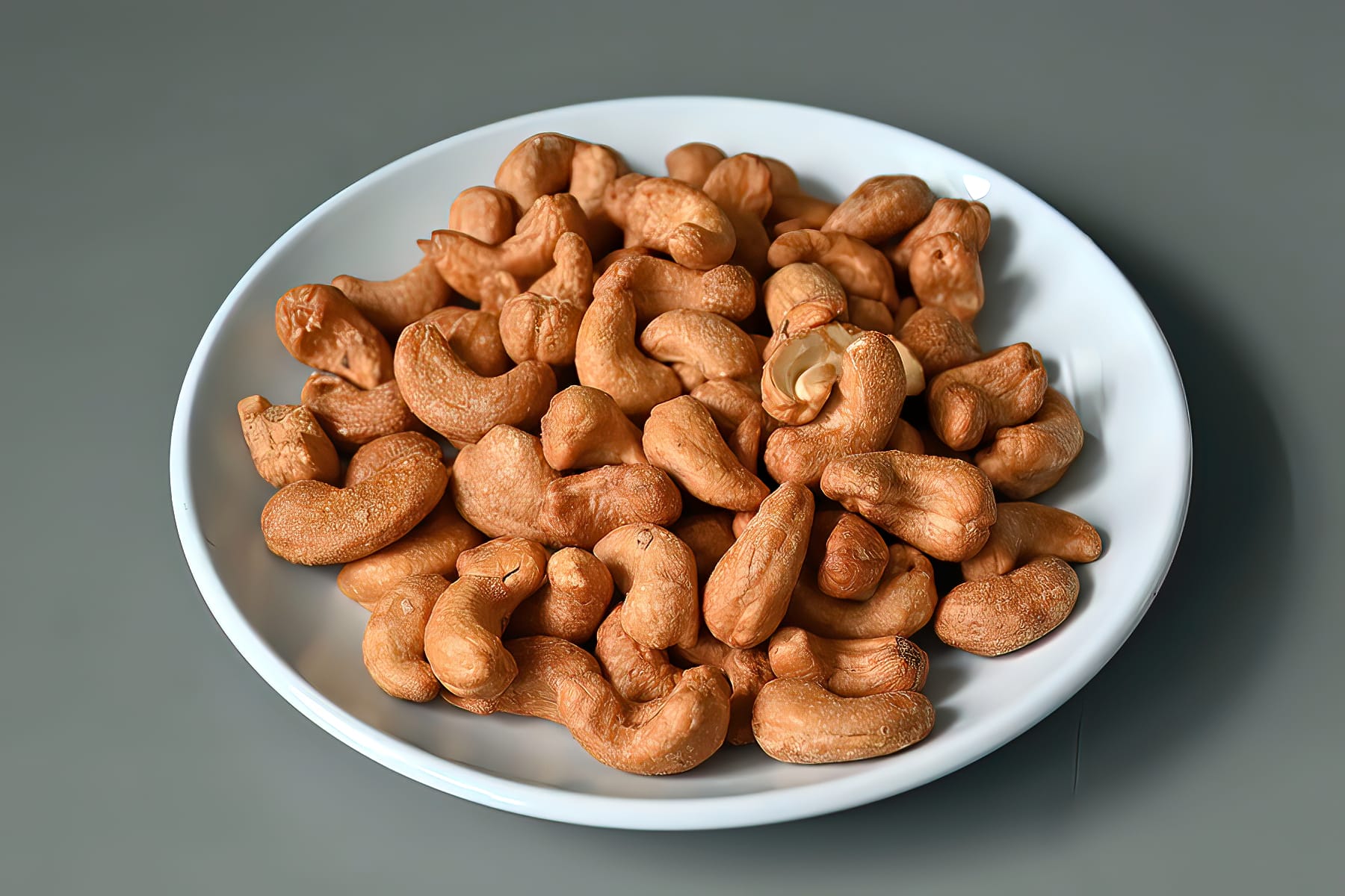 Roasted cashew seeds (semilla de maranon) ready for grinding into atol de semilla de maranon