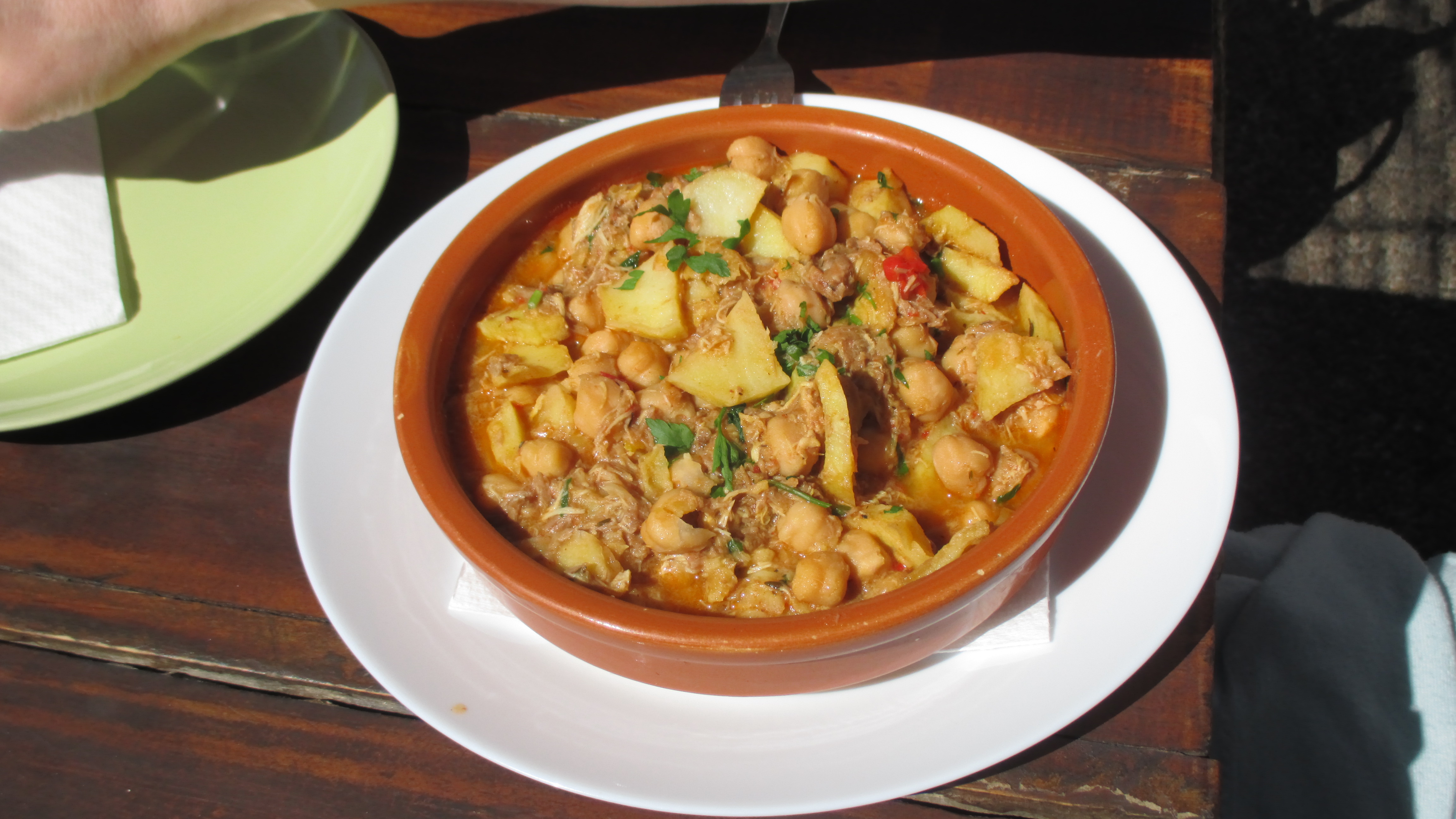 Canarian-style ropa vieja with chickpeas, a different dish from the Cuban version